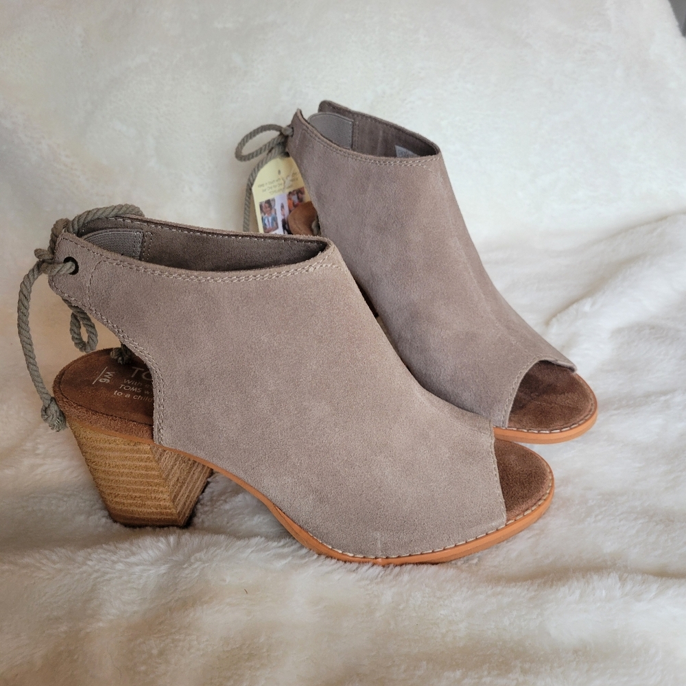 Toms Tan Wedge Shoes with Modern Cut-Out Design